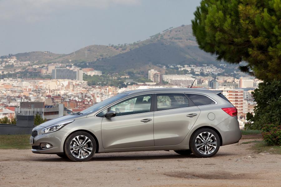  Kia cee&rsquo;d Station Wagon 2012 года  (фото 49 из 89)